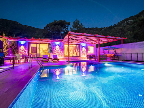  gece  -  Kasım
  | Kalkan İslamlar Balayı Villası: Taş ve Ahşabın Romantik Uyumu